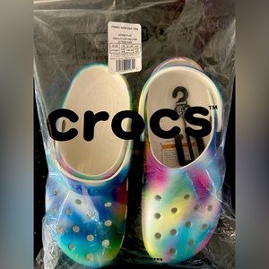Crocs classic solarized clog. Unisex, men’s size 6 or women’s size 8.